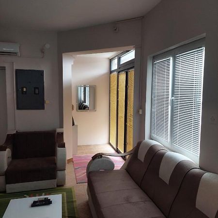 Comfort Pirot Bagian luar foto